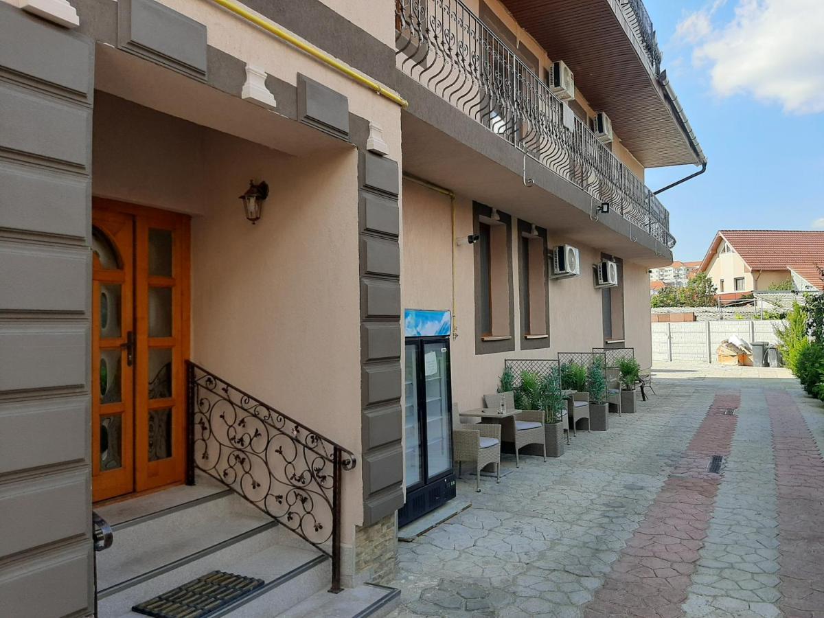 Vila Fortuna Auri Hotel Oradea Exterior photo